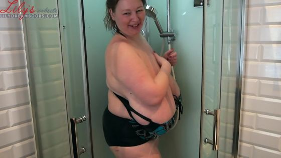 Swimsuit spy shower for Jimmy